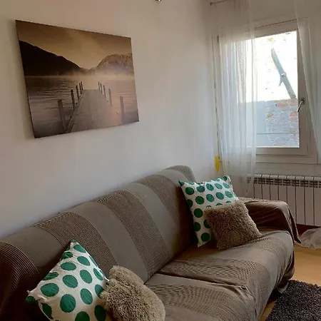 Regina - A Cosy Air Conditioned Studio Just Minutes From Rialto-2